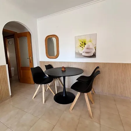 شقة Apartmento Helena - 3 Minutos Desde La Playa كاليبي