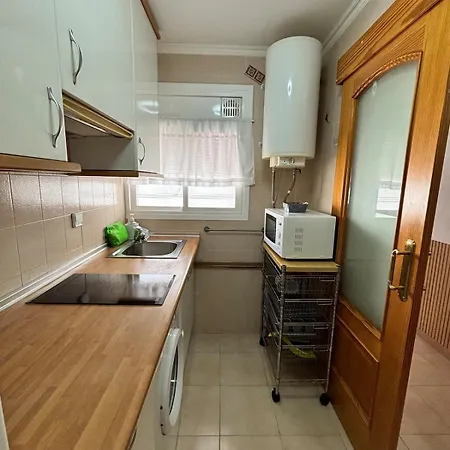 Apartmento Helena - 3 Minutos Desde La Playa شقة كاليبي