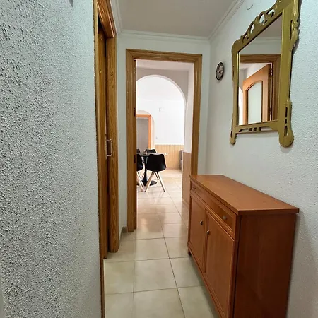 Apartmento Helena - 3 Minutos Desde La Playa شقة كاليبي
