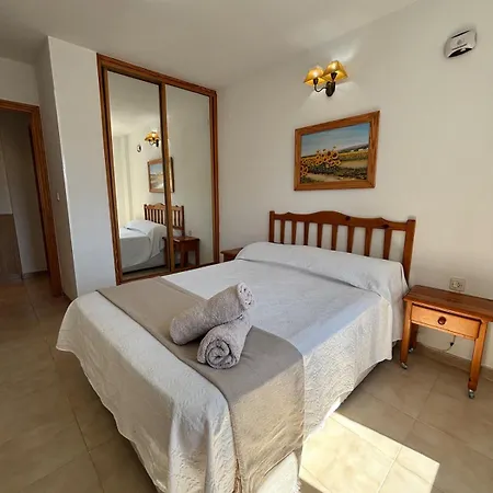 Apartmento Helena - 3 Minutos Desde La Playa شقة كاليبي
